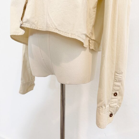 Forever 21 Beige Cropped Button Up Shirt Top Pockets Blouse Minimalist F21 Large - Picture 3 of 8